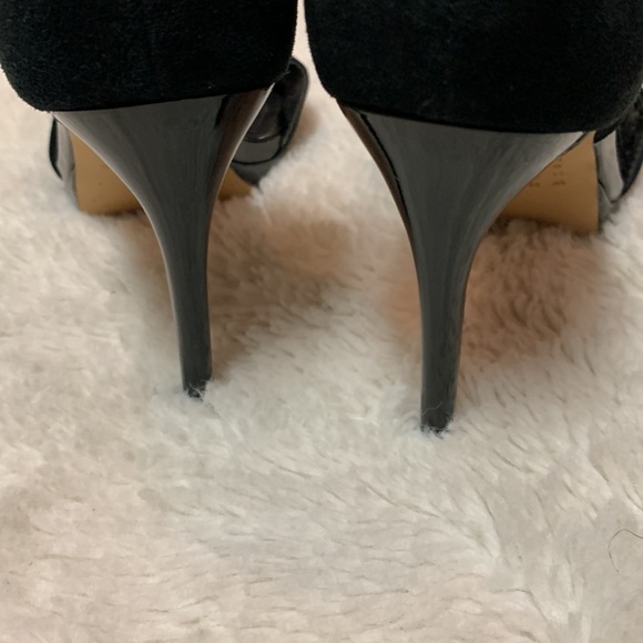 WHITE HOUSE BLACK MARKET SUEDE HIGH HEELS - Picture 2 of 12